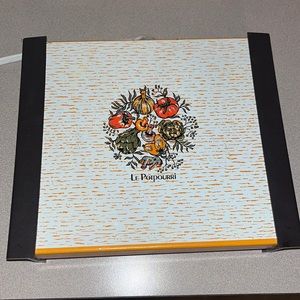 Le Potpourri Hot Plate. Vintage from 1970s. Still functions.